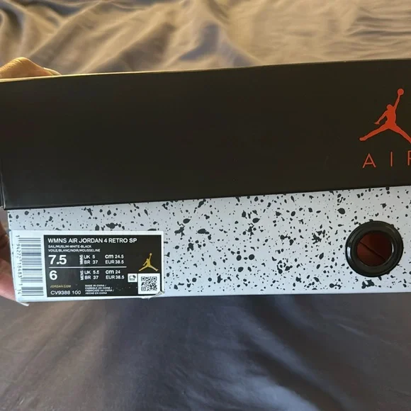 OFF WHITE 4’s!!! Only worn twice!!!!! - Picture 5 of 9